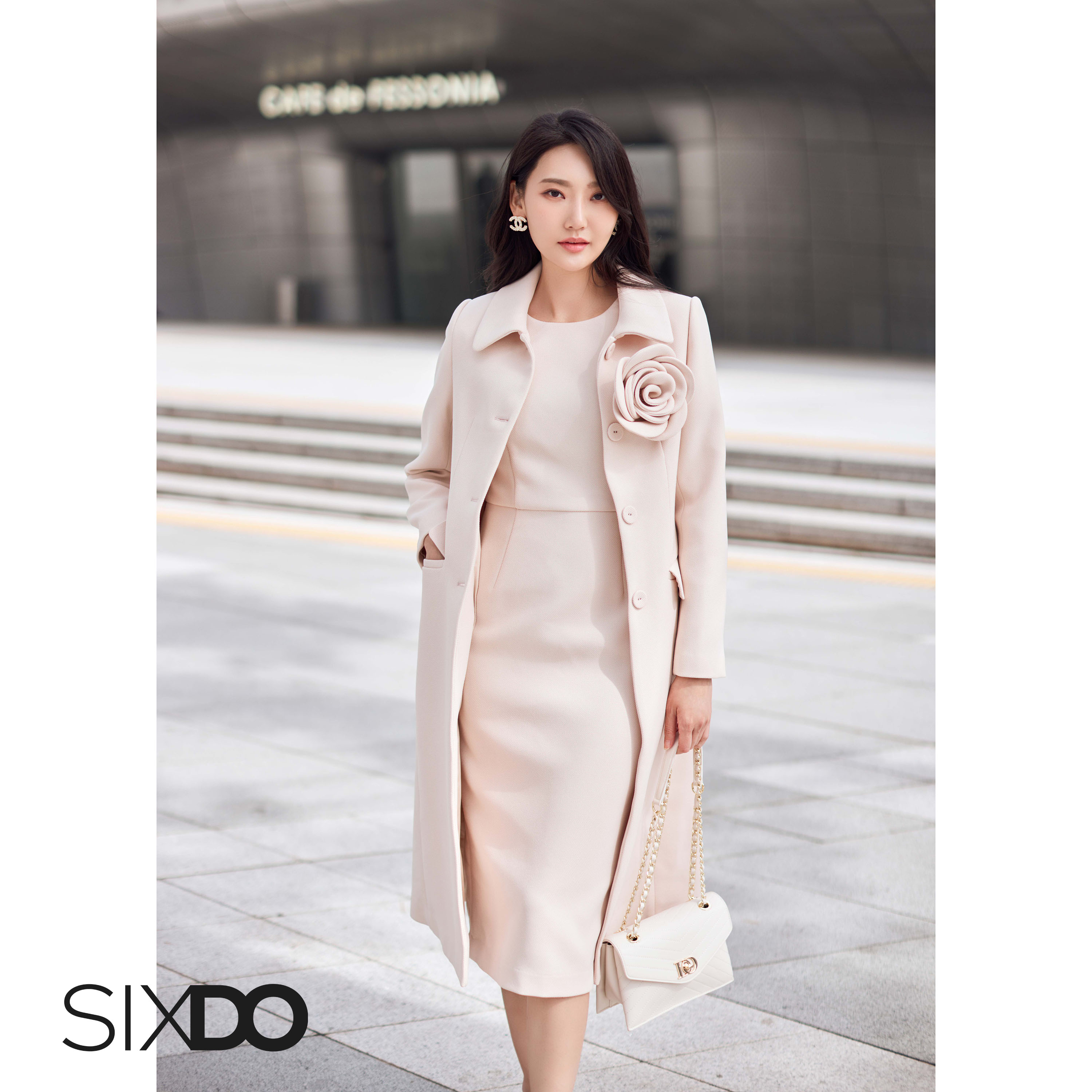 Đầm be dáng ôm thanh lịch SIXDO (Beige Midi Woven Dress)