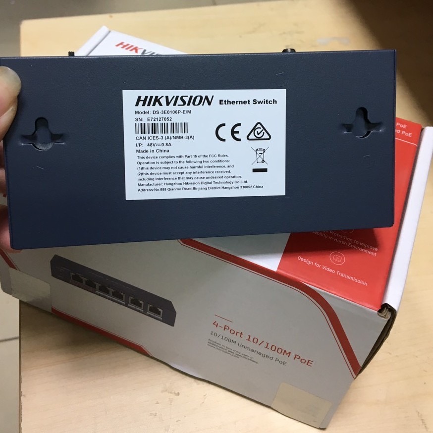 Switch mạng DS-3E0106P-E/M 4 cổng PoE , 2 cổng uplink 10/100Mbps