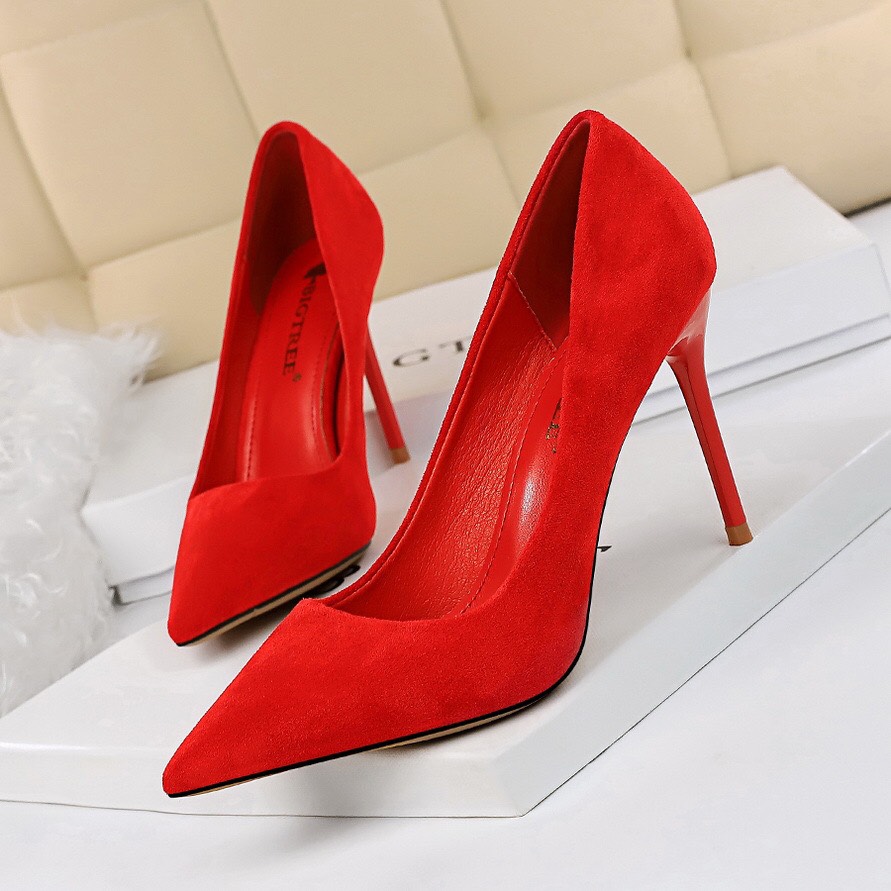 822-2 HIGH HEELS BIG TREE