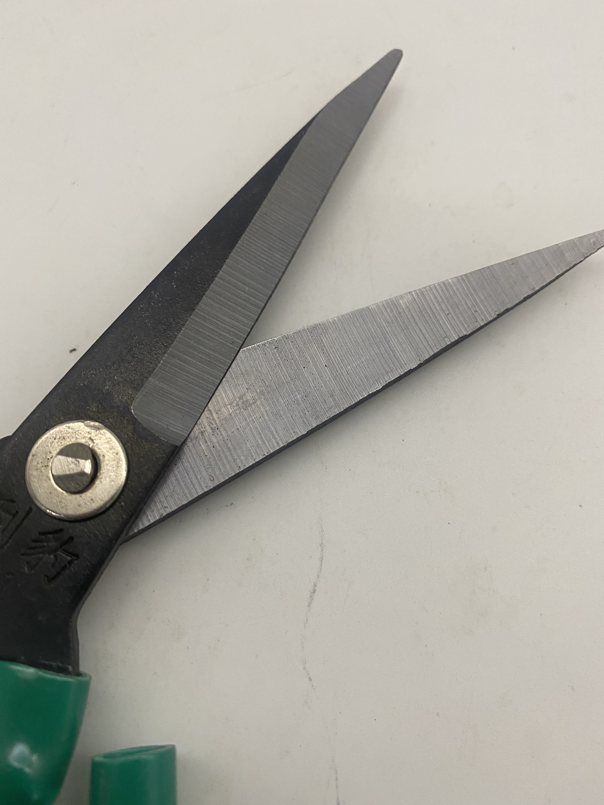 [HCM]Kéo sắt xanh