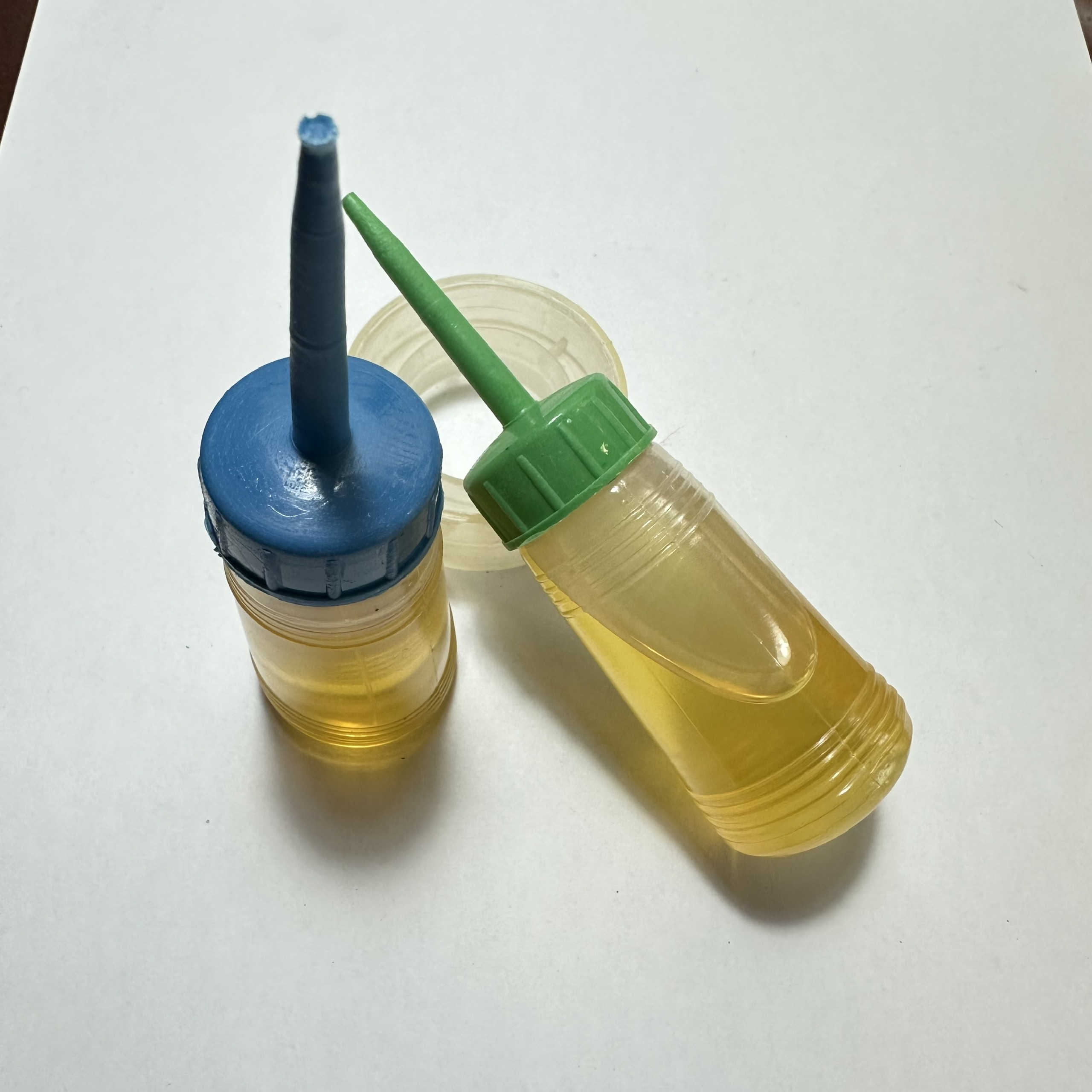 1 Bình dầu 50g tra động cơ, quạt điện, máy may