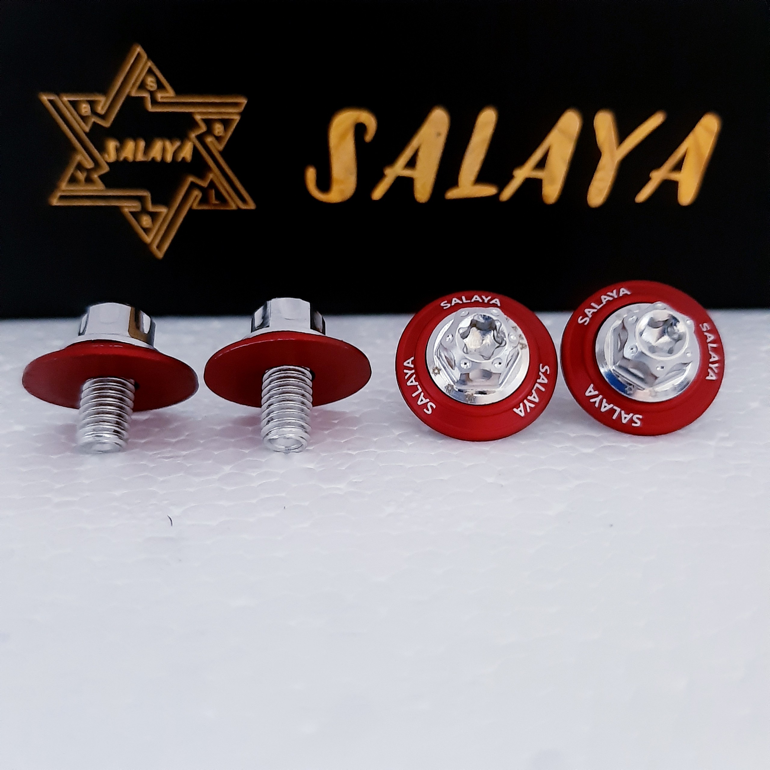 ốc cạc te sên kèm lông đền salaya