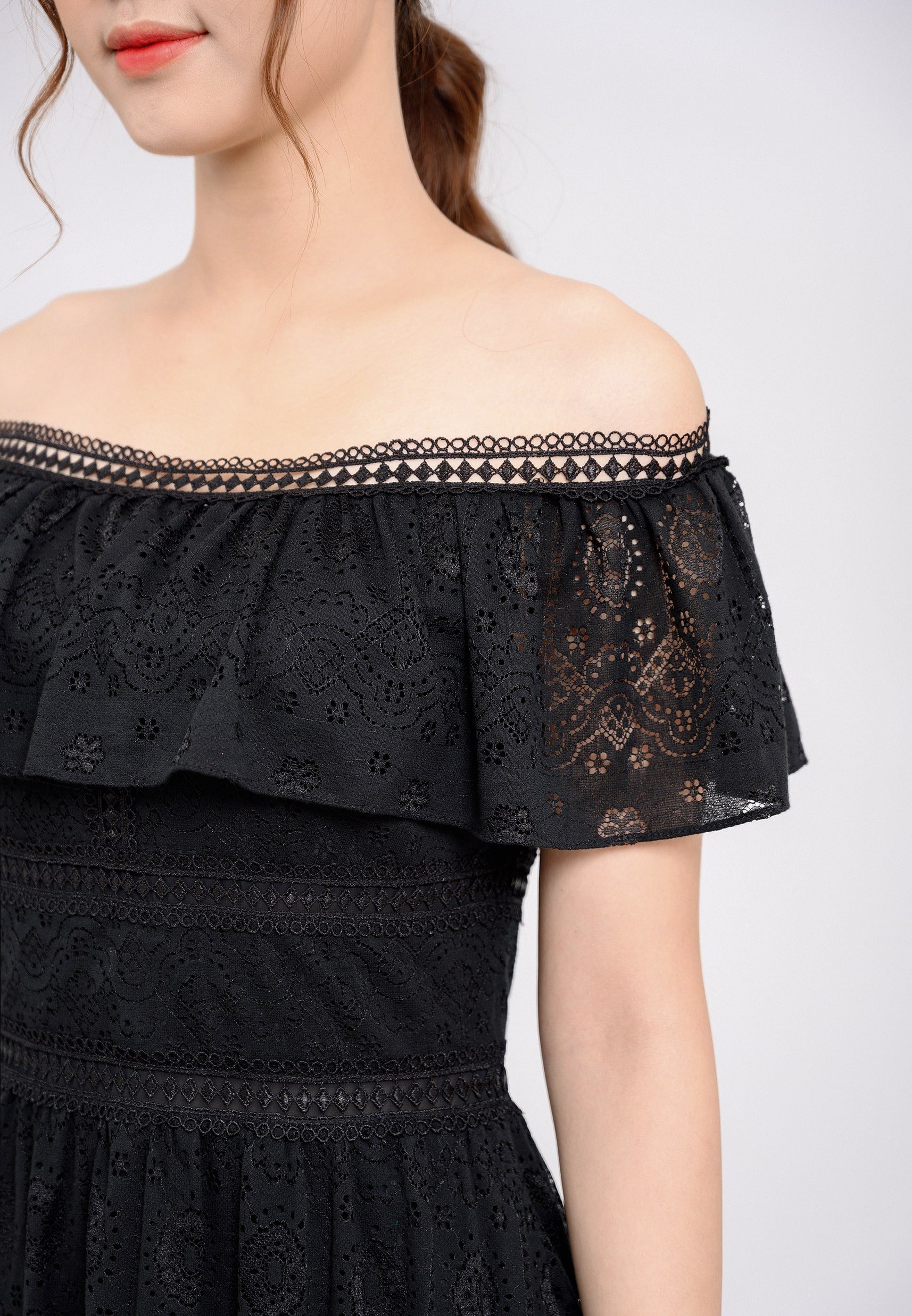 Đầm maxi Mila ren trễ vai đen 20DK070DE