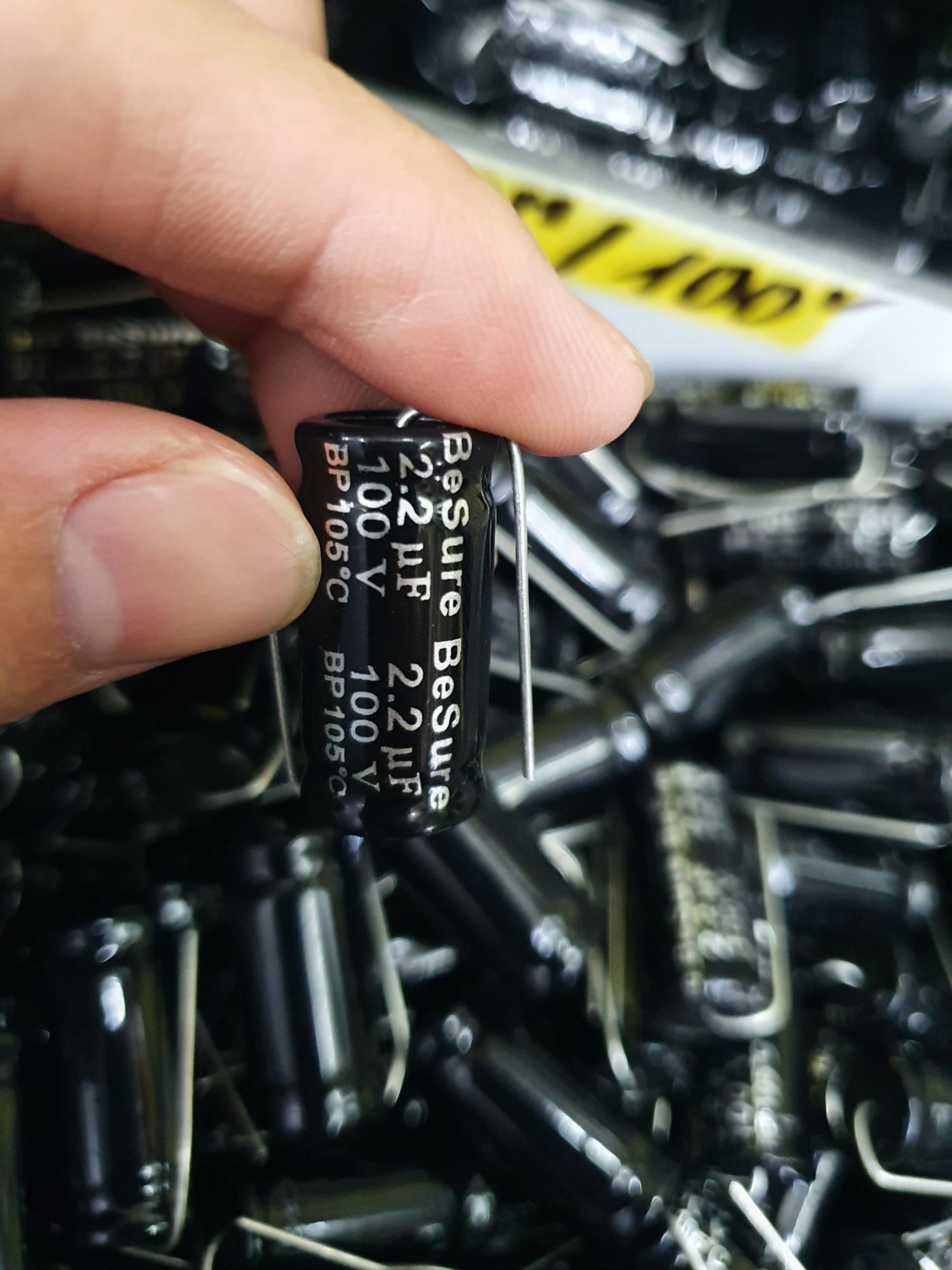 tụ loa 2,2mi 100v 2 đầu giá bán 10 con