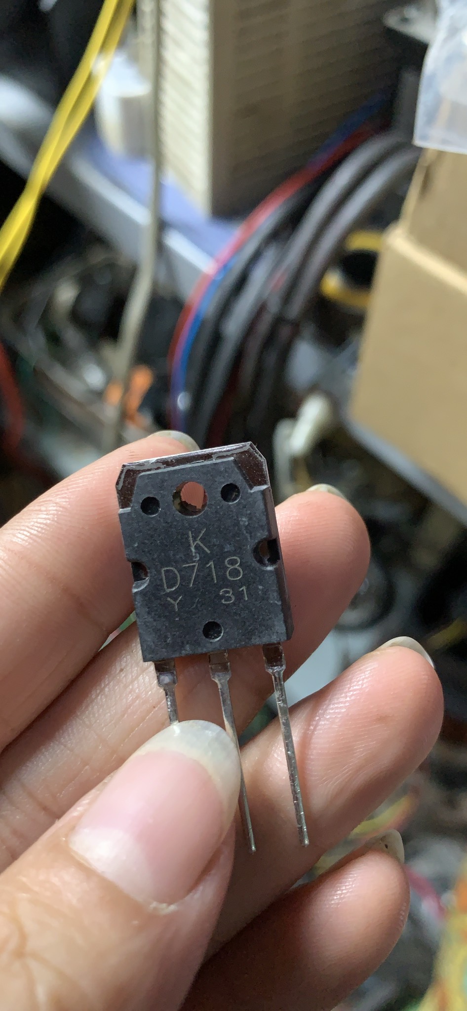 20 CON D718 MỚI hãng KEC Lưng đồng