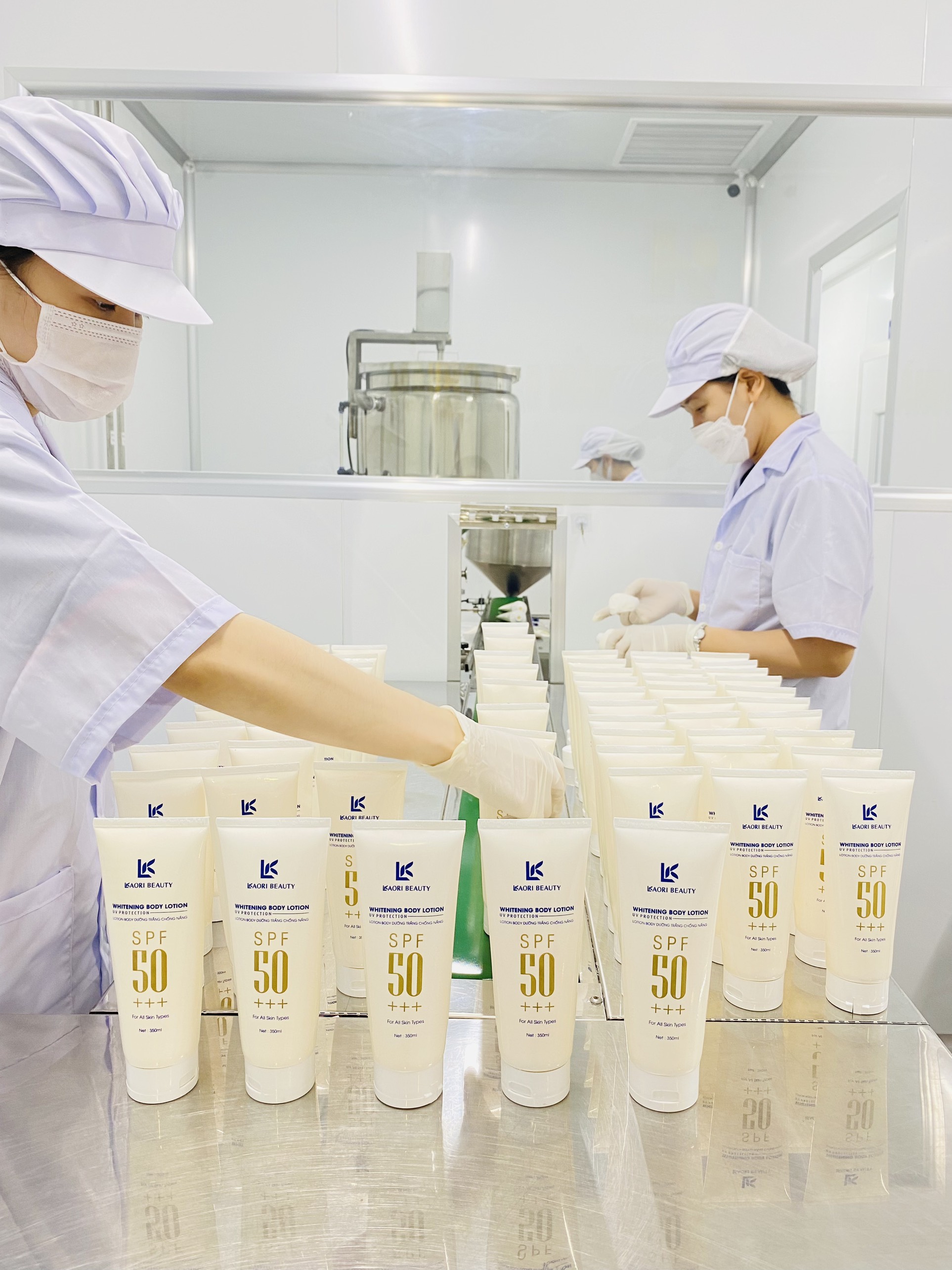 KEM BODY DƯỠNG TRẮNG DA LKAORI