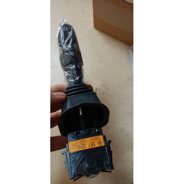 Công Tắc Xi Nhan Daewoo Lacetti Gm 96387324