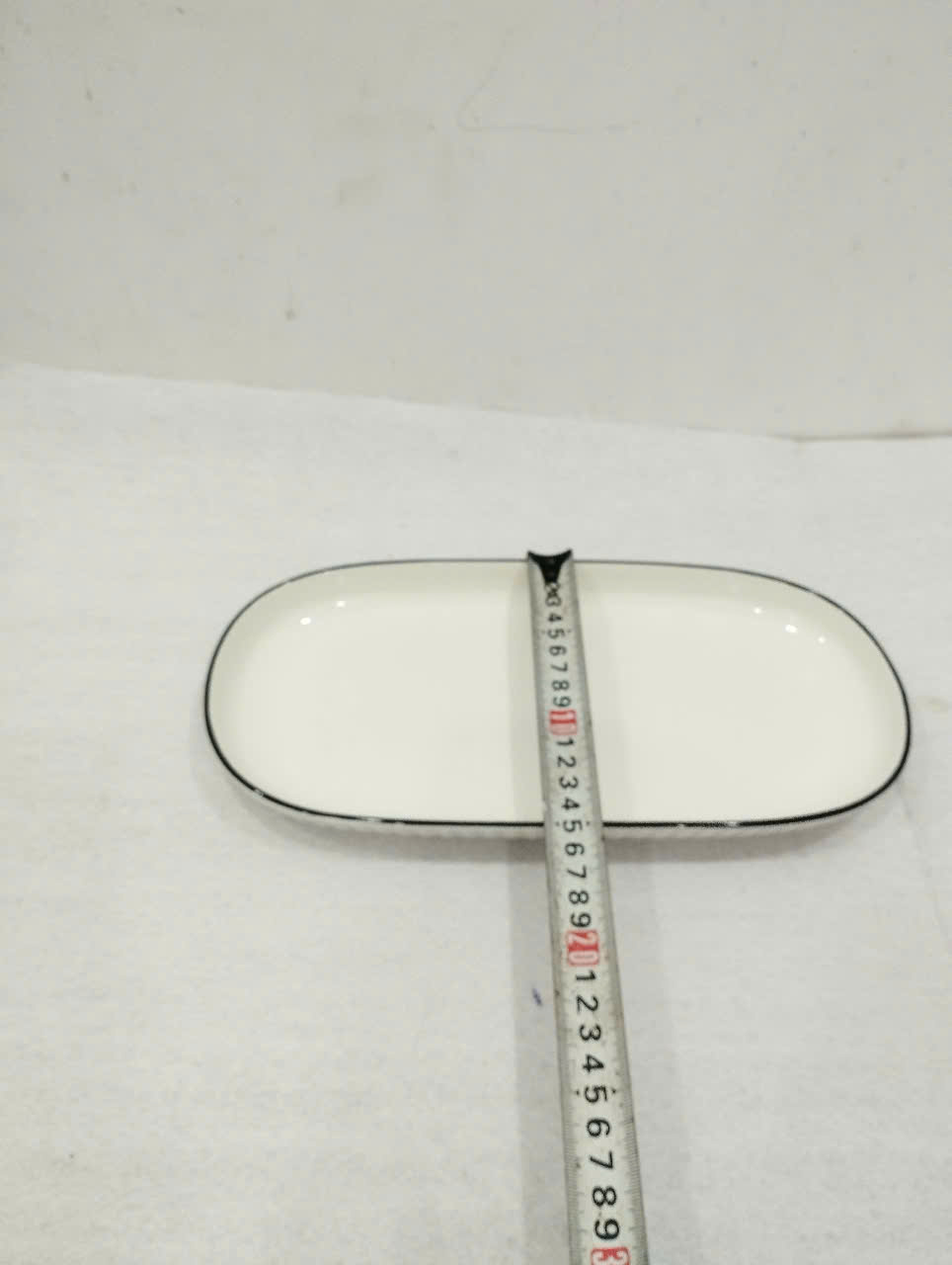 dĩa sứ sọc trắng viền hình oval 30 x 15cm