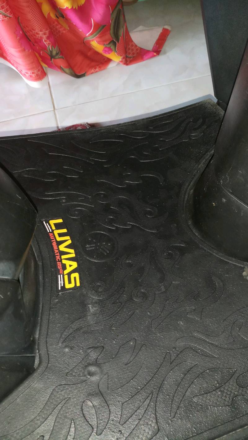 THẢM CAO SU XE LUVIAS ĐEN