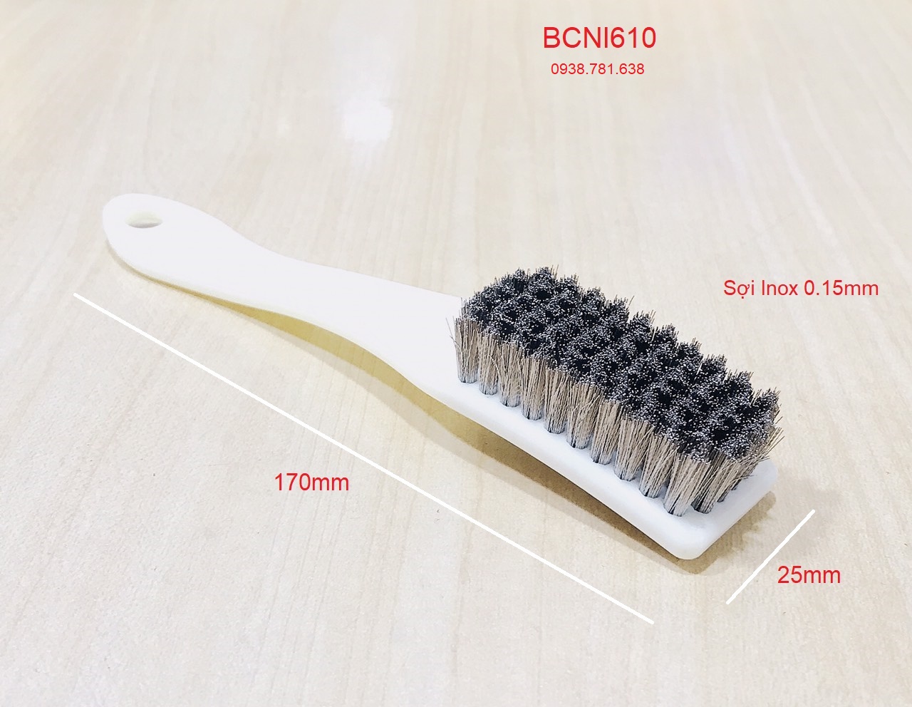 Bàn chải cán nhựa sợi cước inox 610