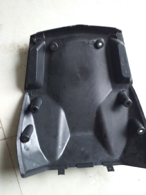 Ốp gầm trước xe máy điện Xmen
