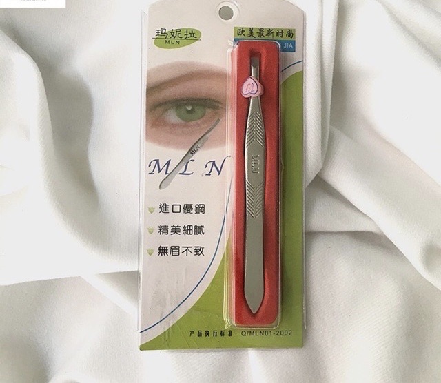 Nhíp nhổ lông mày MLN Meirong JIA - Thiết kế tinh tế - Chất liệu bền bỉ - Không gây đau - Dễ sử dụng - Bảo vệ da.