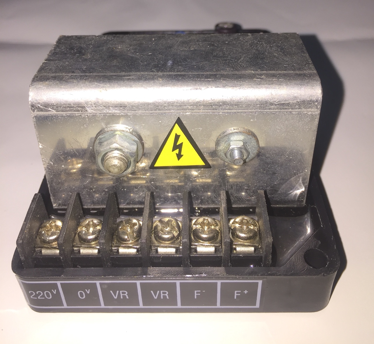 Điều chỉnh điện áp máy phát điện AVR-MT703 ( aksamautu )