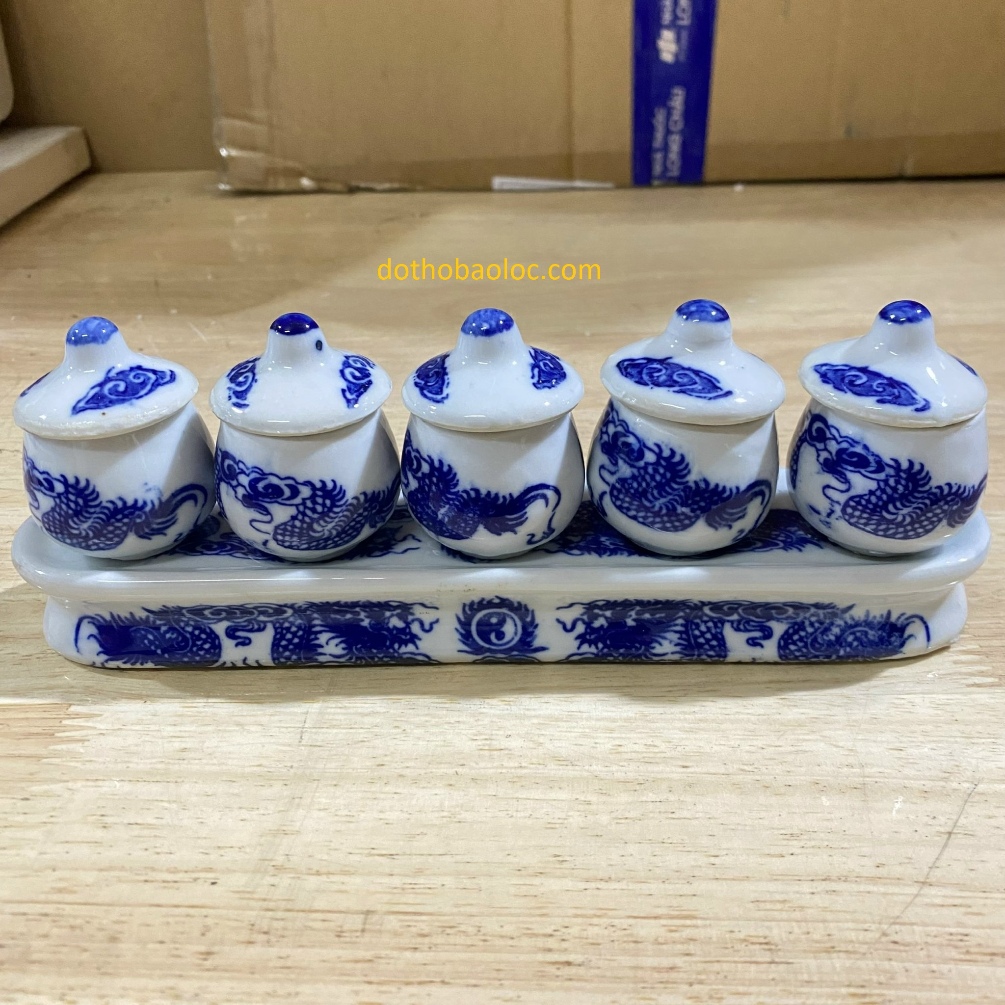Chum nước thờ ,áng nước sứ Bát Tràng bộ 5 ly