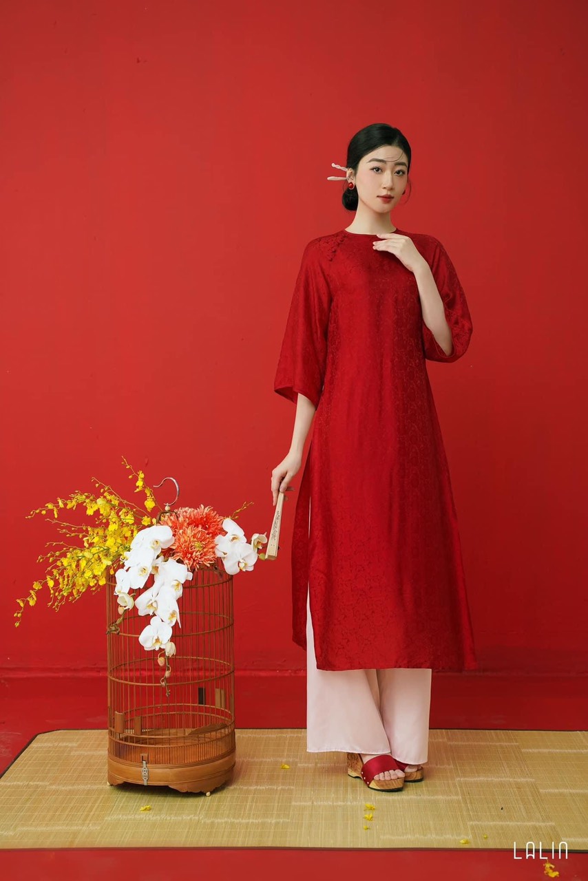 Modernized Ao Dai 💥 Give a Jade Bracelet 💥 Willow Brocade Fabric Is Soft, Smooth and Stretchy.