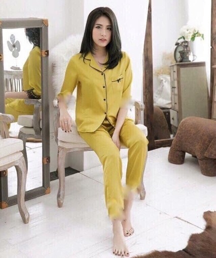 Bộ lụa gấm họa tiết kiểu mẫu mới, bộ đồ sau sinh