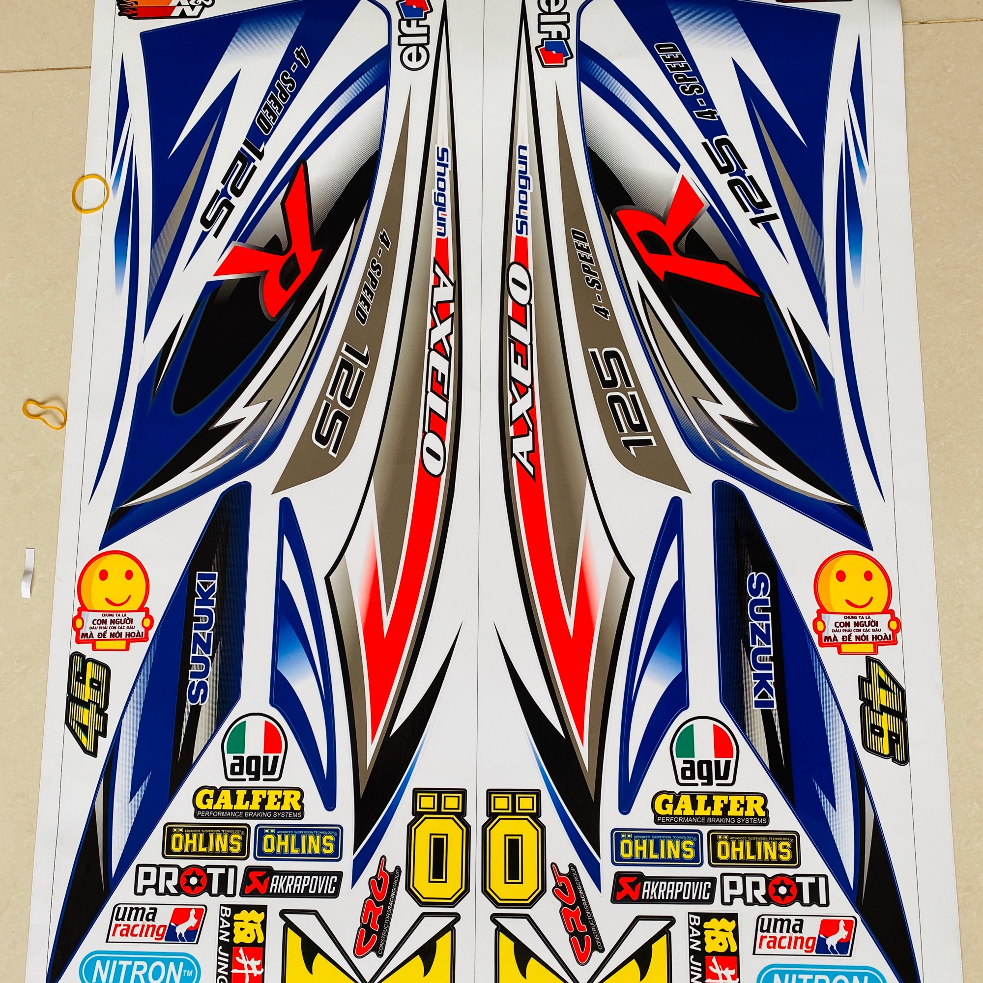 Tem rời Axelo chữ R đỏ trắng xanh