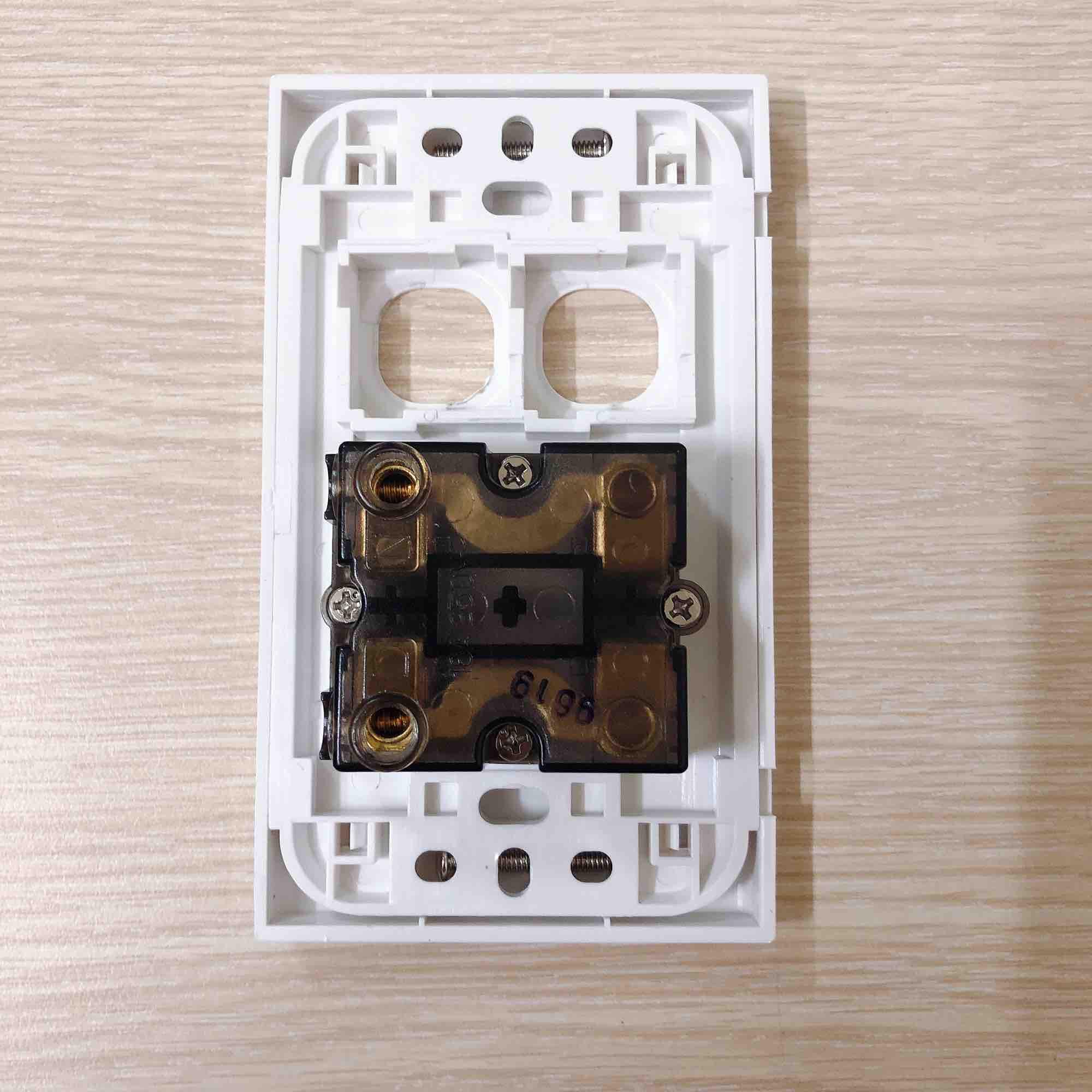 Ổ cắm 2 , 2 lỗ SINO