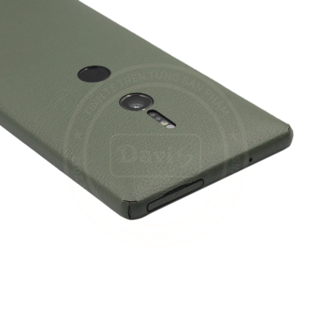 Leather skin for Xperia XZ2 - Davis