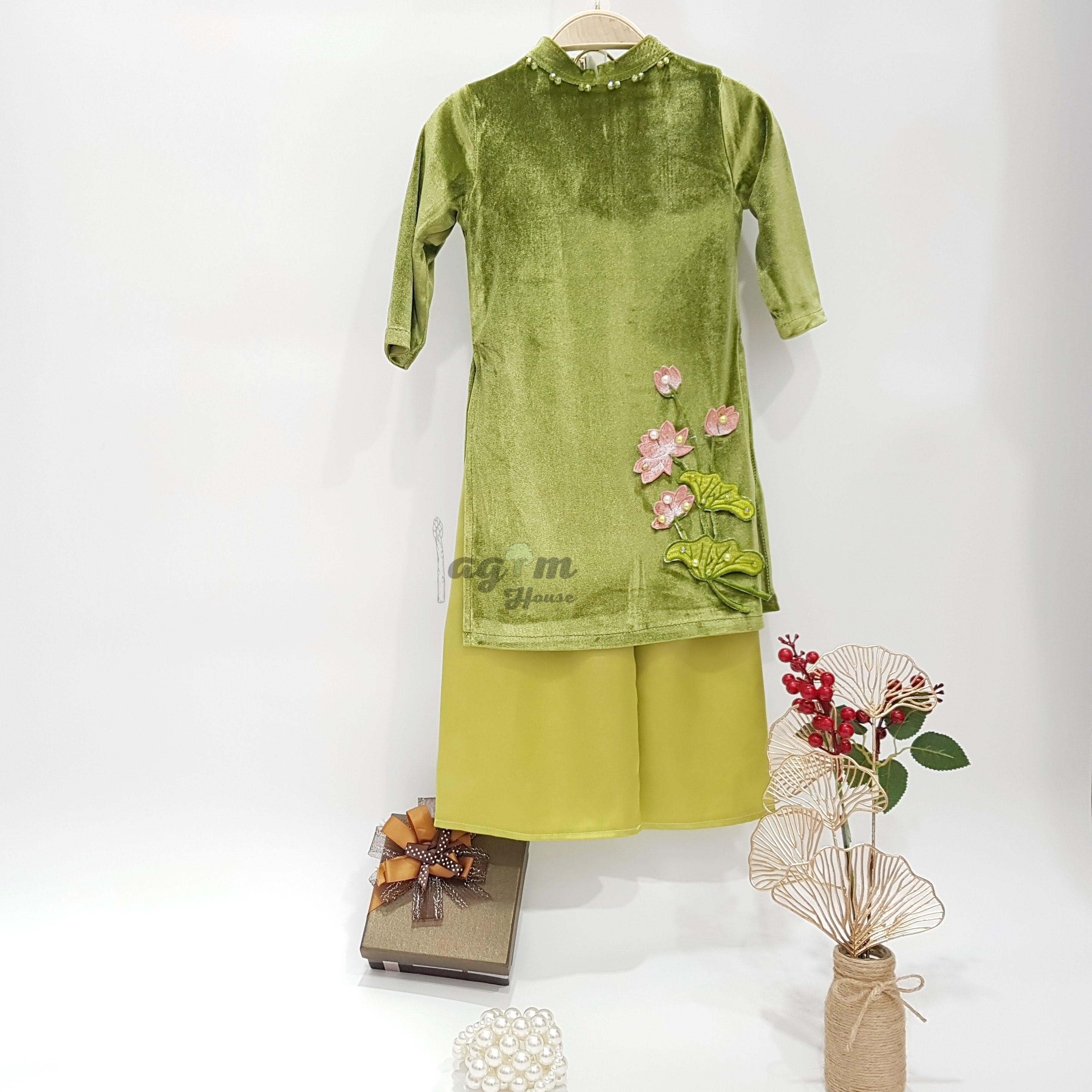 Áo dài truyền thống vải nhung mềm thêu hoa sen cho bé gái từ 8-30kg - Lagim house