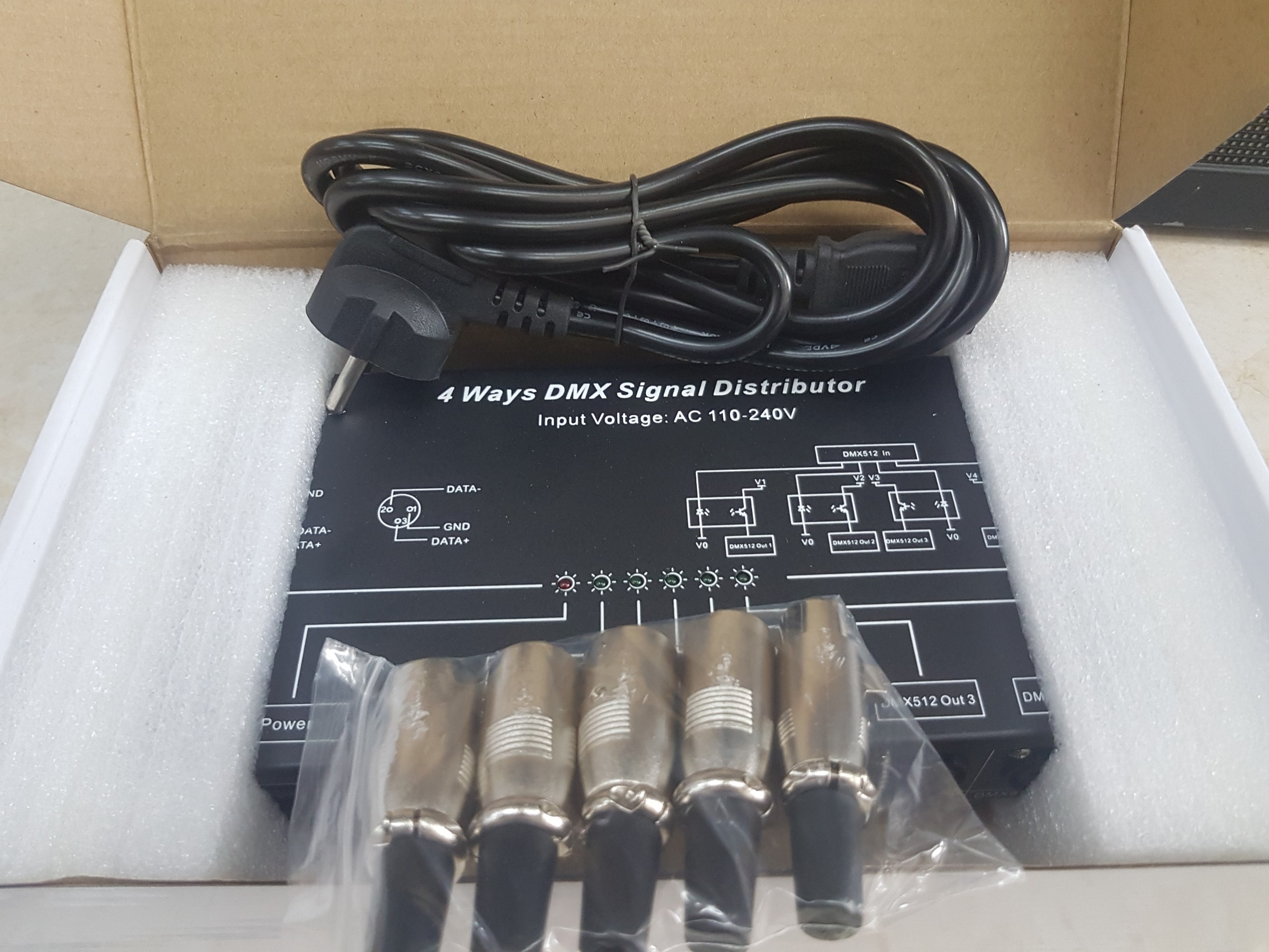 [HCM]Bộ khuếch đại tín hiệu DMX vào 1 ra 4 ( 4 Way DMX Signal Distributor)