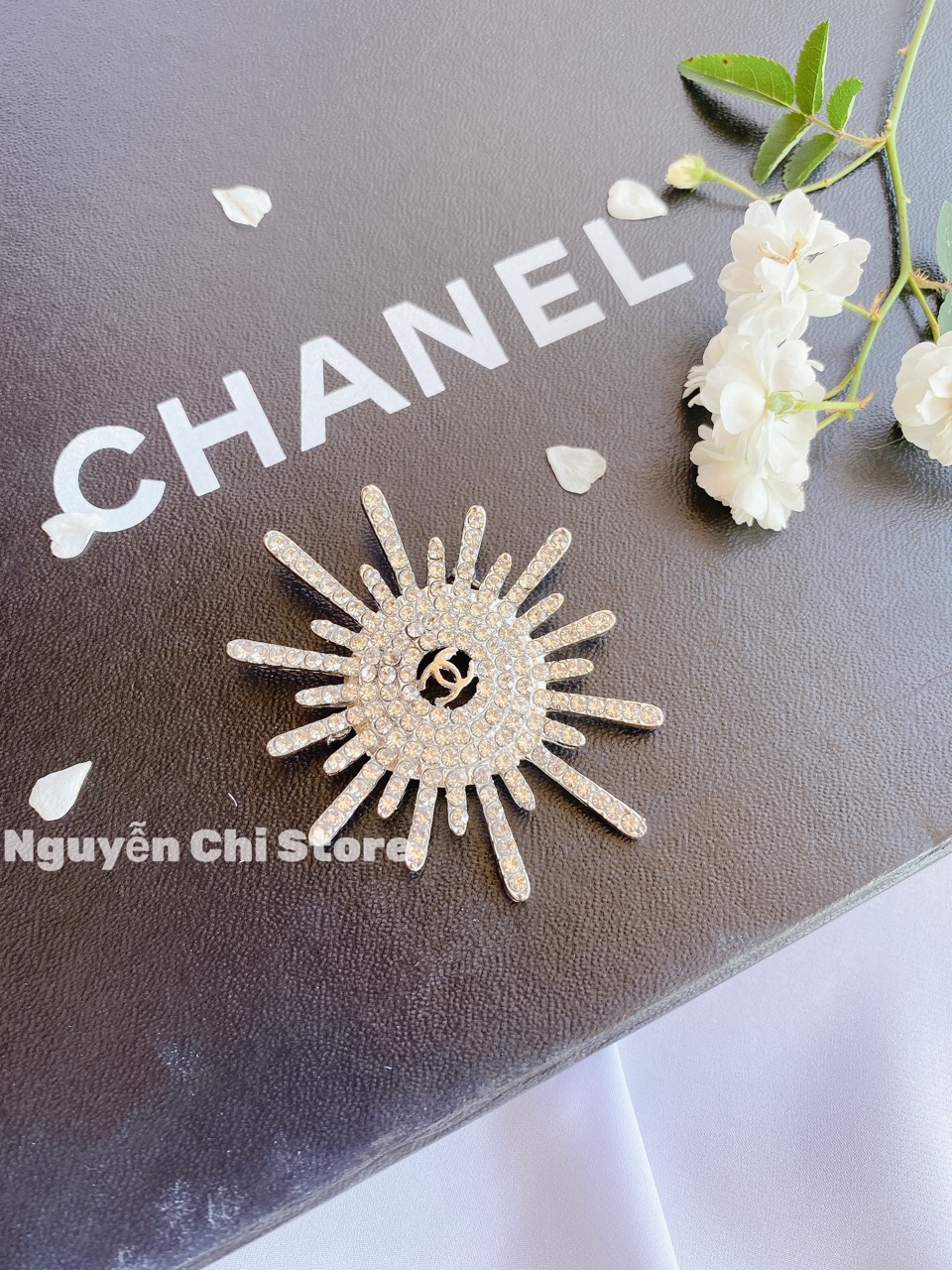 Tag Cài Áo PHỤ KIỆN SIÊU SANG CHẢNH