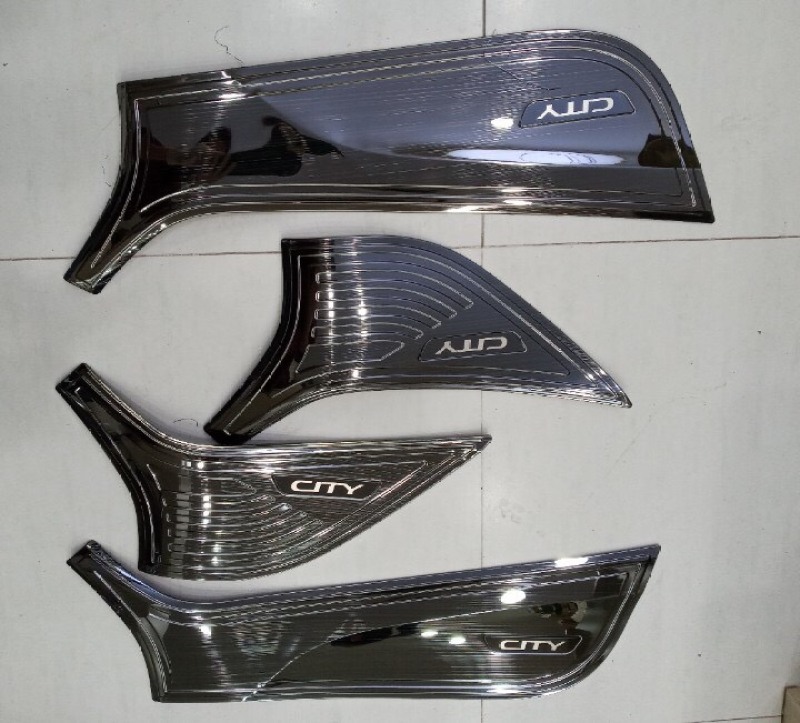 Bộ ốp tapli cánh cửa xe HONDA CITY 2017-2020 mẫu titan