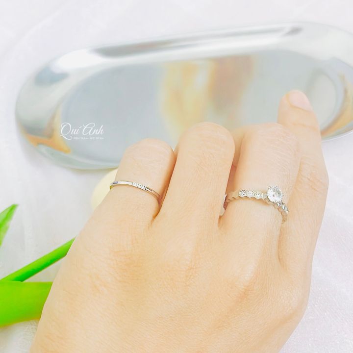 NHẪN TITAN HỘT ĐÁ LỚN LỤC GIÁC MÀU BẠC