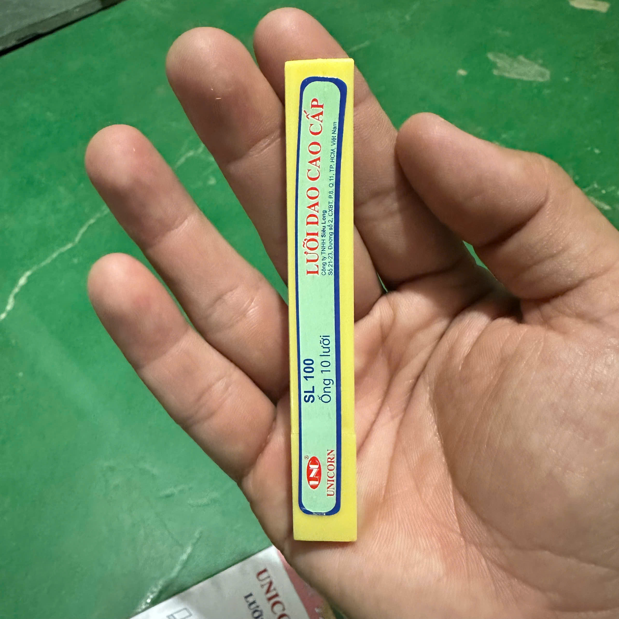 Hộp 10 Lưỡi Dao Lớn/Nhỏ UniCorn Vàng SL100/SL150