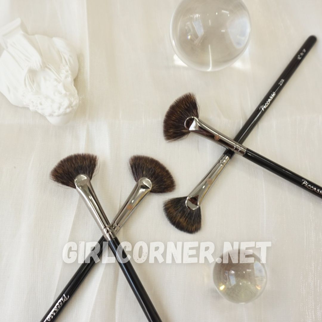 Cọ Piccasso Mini Fan Highlighter Brush 259