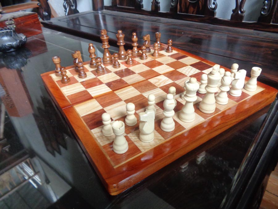 Bộ cờ vua cao cấp bằng gỗ