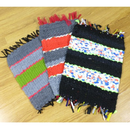 Thảm đan handmake lau chùi chân tua rua nhiều màu thấm hút tốt