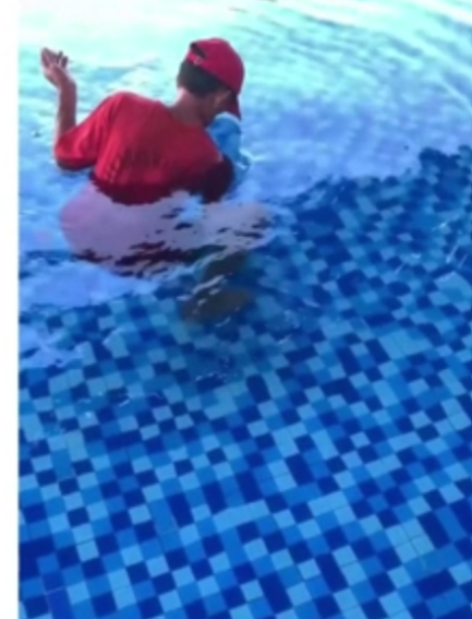 Keo Dán Gạch Hồ Bơi Dưới Nước Không Cần Tháo Nước Hồ