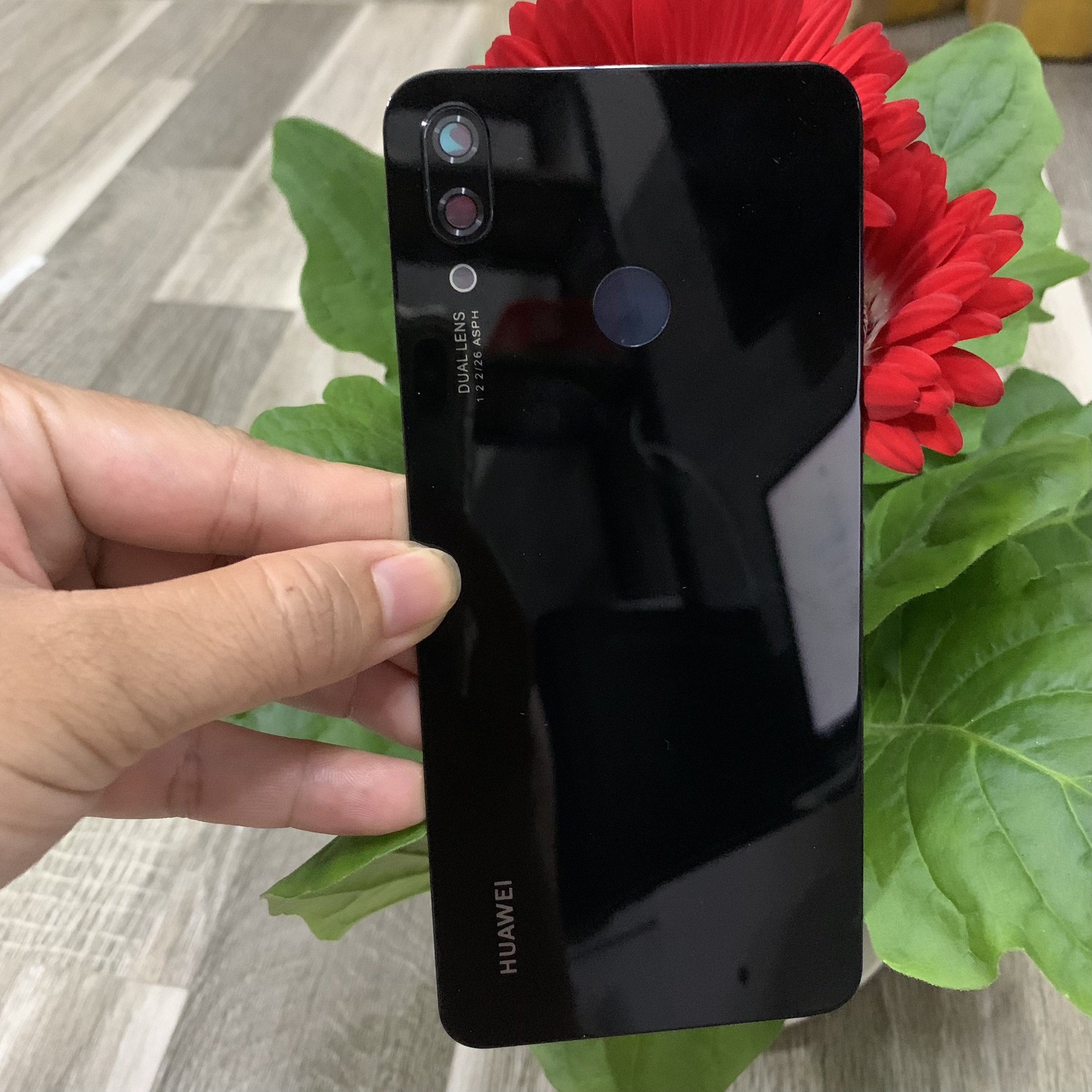 Kinh lưng huawei nova 3i