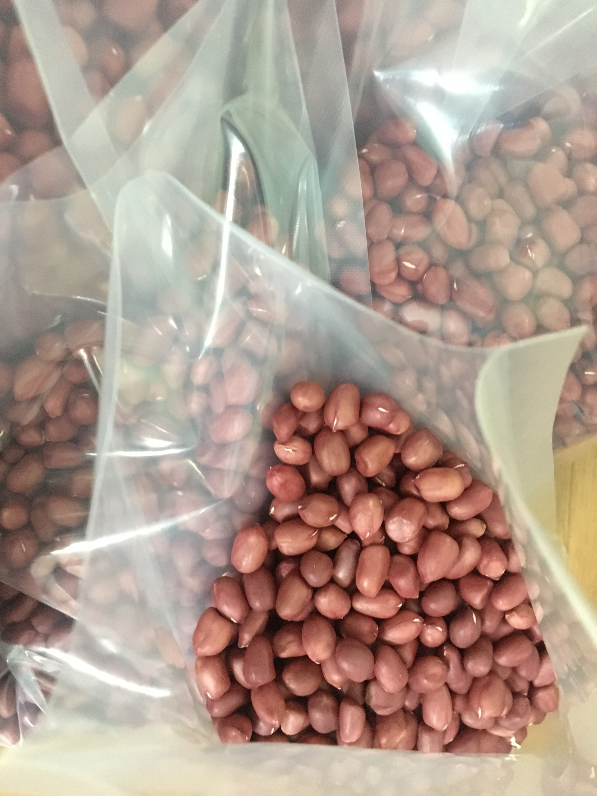 Lạc đỏ (Đậu phộng) bóc tay Giao Thuỷ