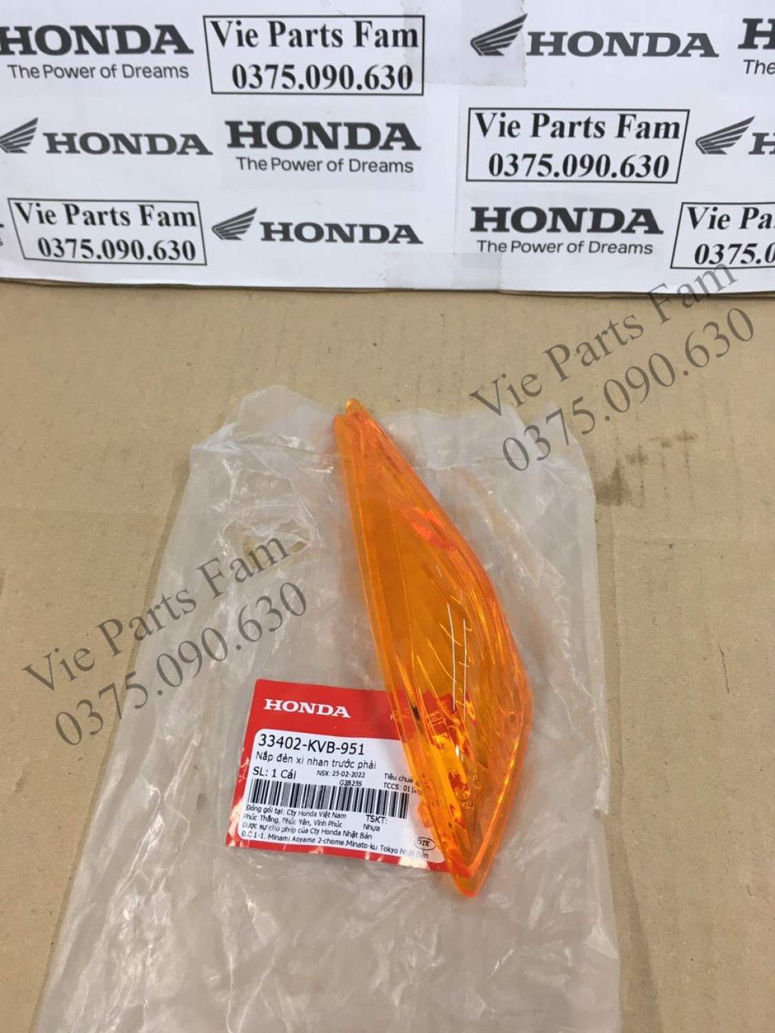 Nắp chụp đèn xi nhan trước trái hoặc phải Click 110, hàng din Honda mới 100%