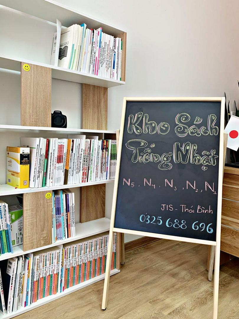 Bảng MENU viết phấn 1 mặt 3 chân gỗ gấp (TẶNG KÈM PHẤN MÀU + XỐP LAU BẢNG) - LUXI decor