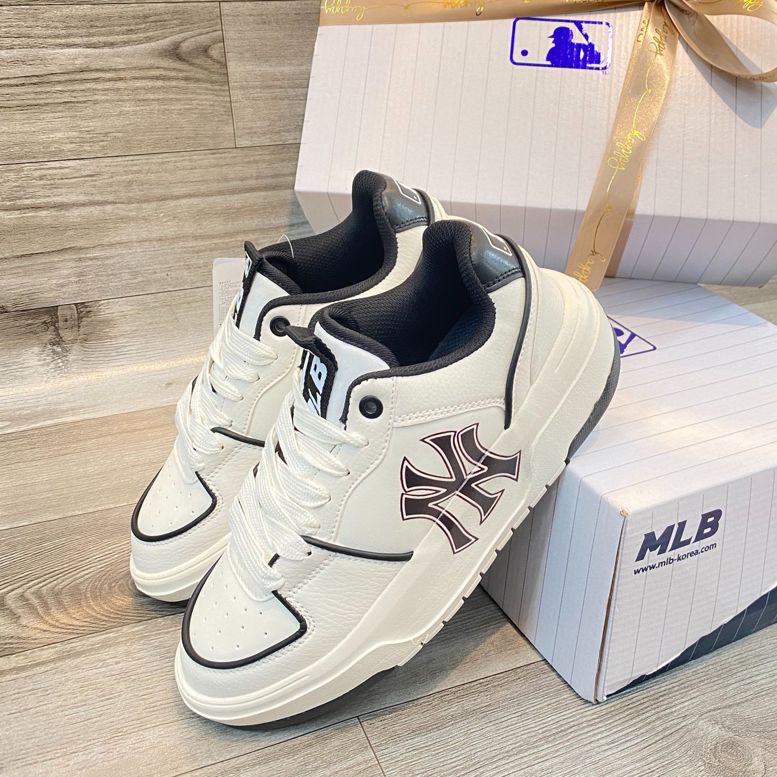 Giày thể thao mlb chunky liner new york, giày mlb ny đen trắng liner. giày s11 size 36-43