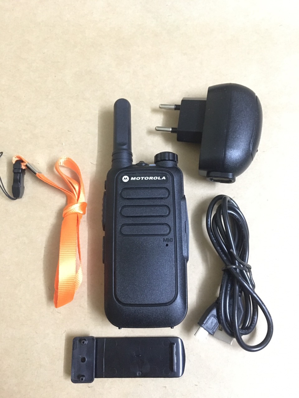 Bộ 2 Chiếc Bộ đàm Mini chất lượng khủng Motorola GP600 V2.0 (Loa To,Sạc USB Tiện dụng)