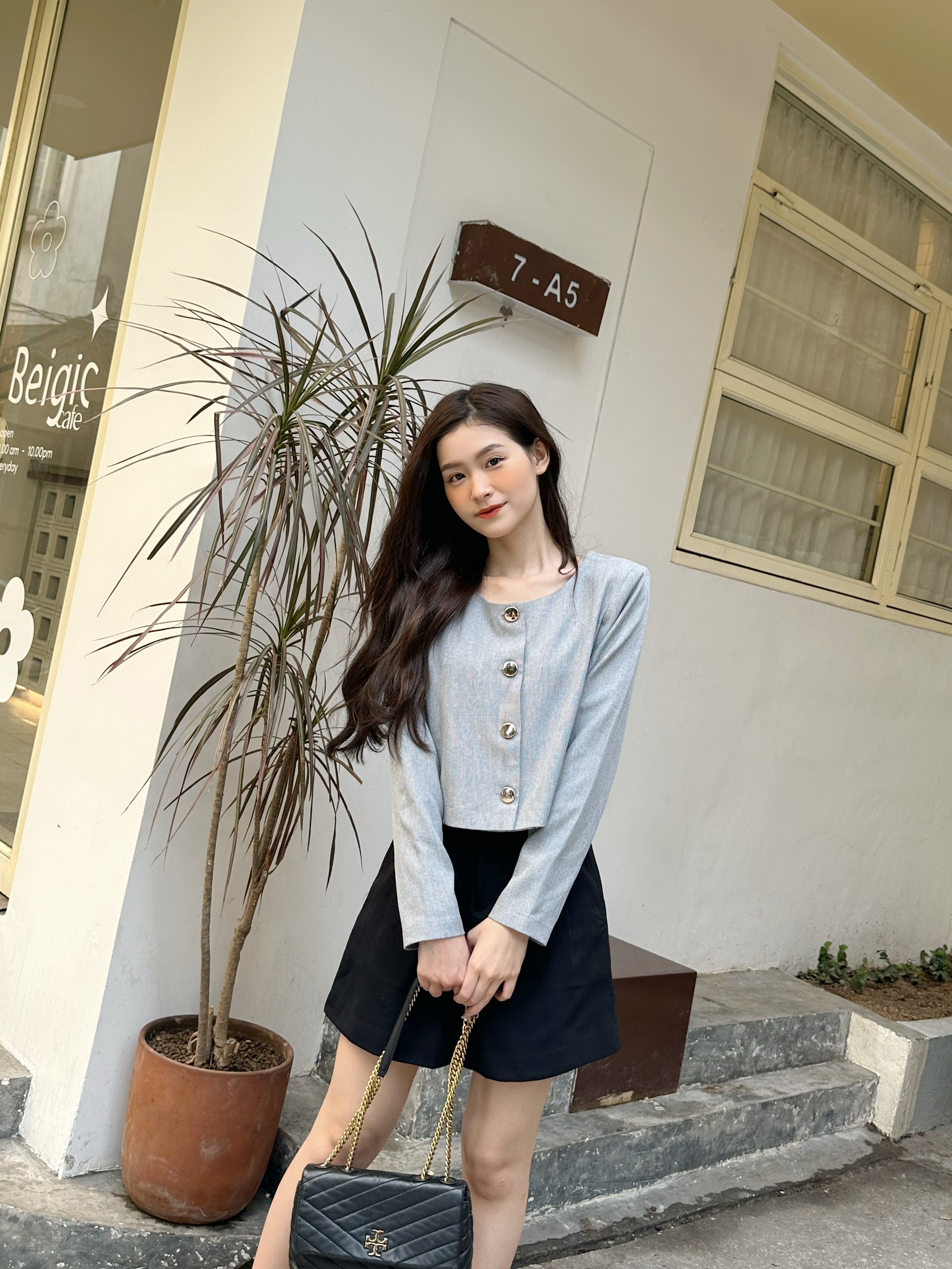 YU CHERRY | Áo blazer mặc được 2 kiểu Metal Button Mini Blazer YA445