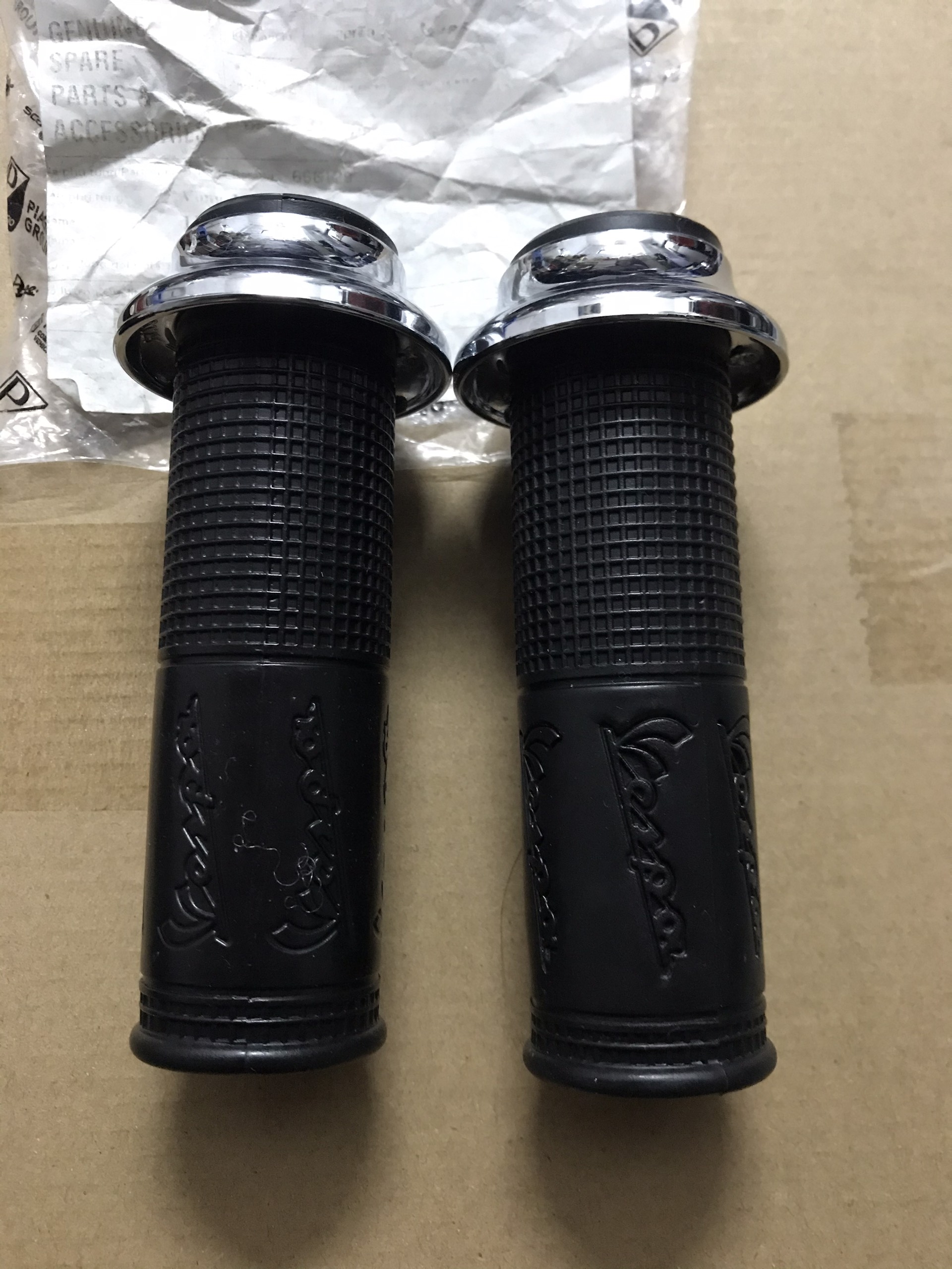 Cặp bao tay xe Vespa LX/ Vespa S hãng Piaggio