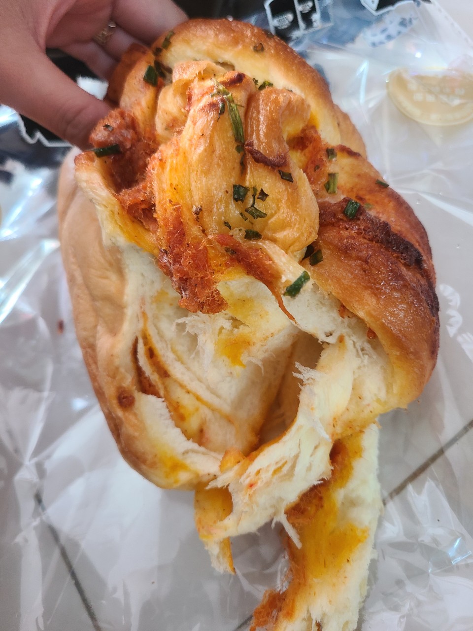 Bánh mì hoa cúc đậu đỏ - 350gam ( bánh mới mỗi ngày)