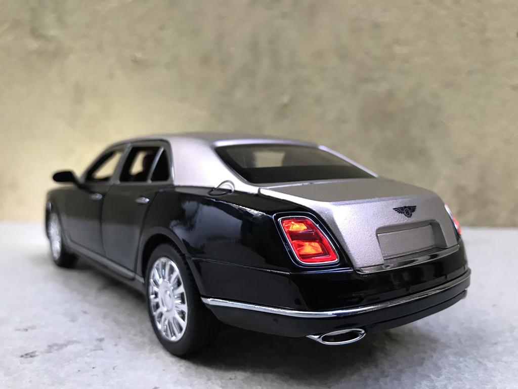 Mô hình xe Bently Muisanne EWB 2023 1:24