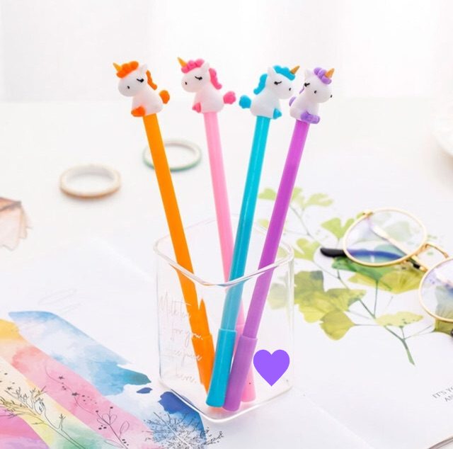 1 cây bút bi nước unicorn