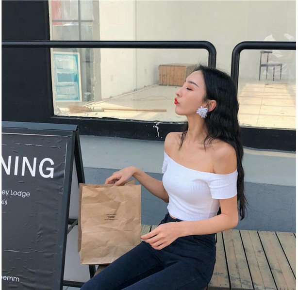 Áo croptop trễ vai tay ngắn A5102