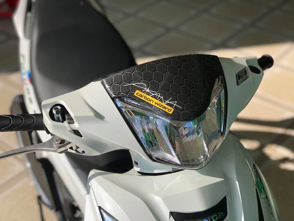 Tem con dán xe Akana carbon stickers 1 bịch có 2 con tem