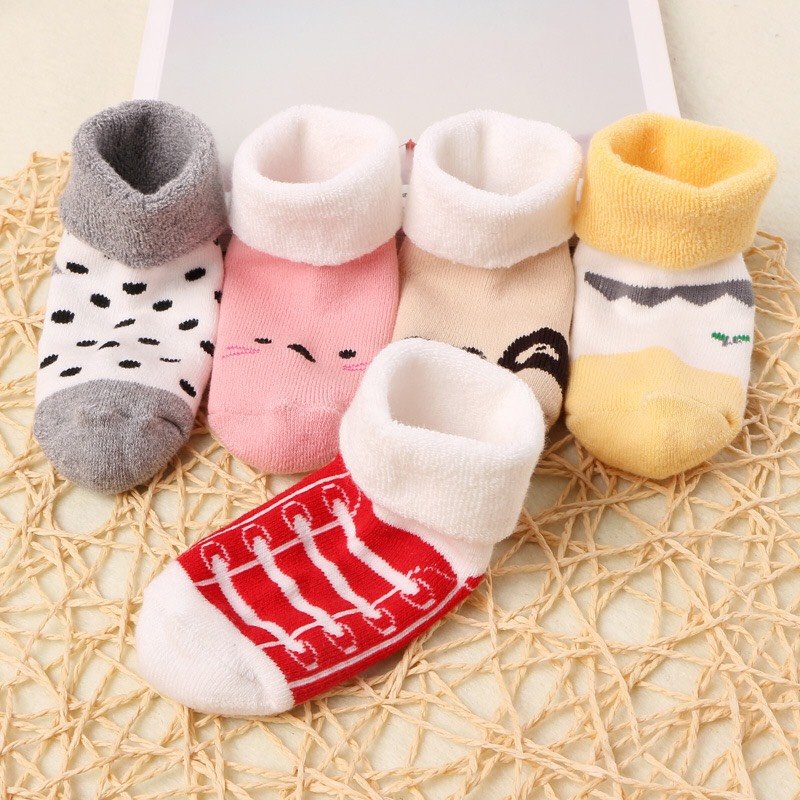 Vớ/Tất len xù dày dặn  dành cho bé sơ sinh đến 2 tuổi