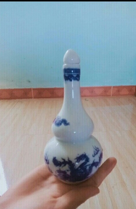 Hồ lô gốm sứ, thờ cúng.