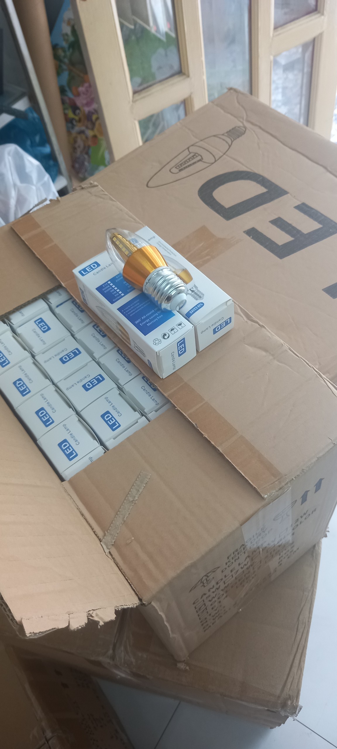 Bóng Đèn Led 5w Ánh Sáng Vàng _ Bóng Nến Đuôi e27