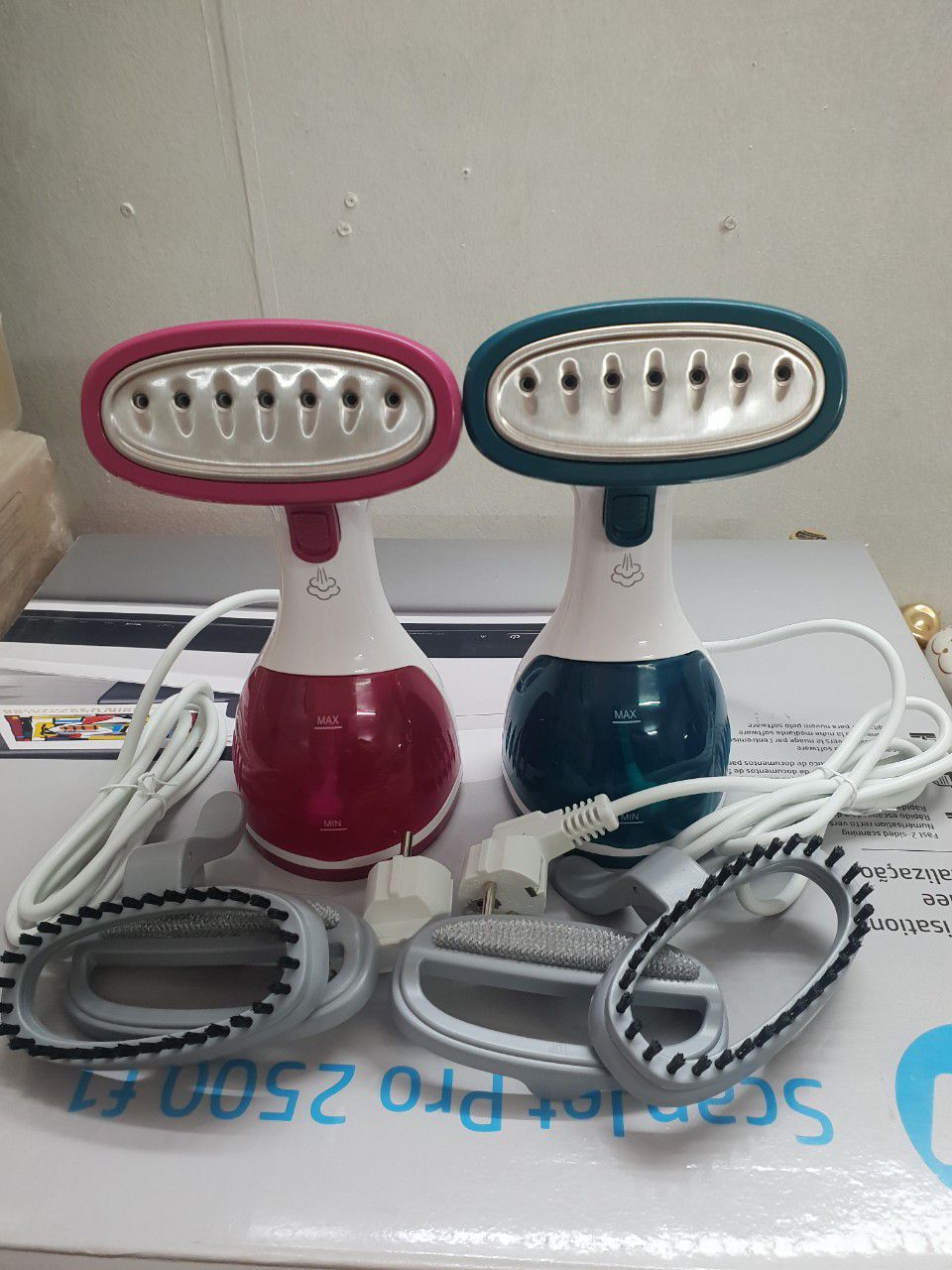 [HCM]BÀN LÀ HƠI NƯỚC CẦM TAY LOCK&LOCK- ENI241